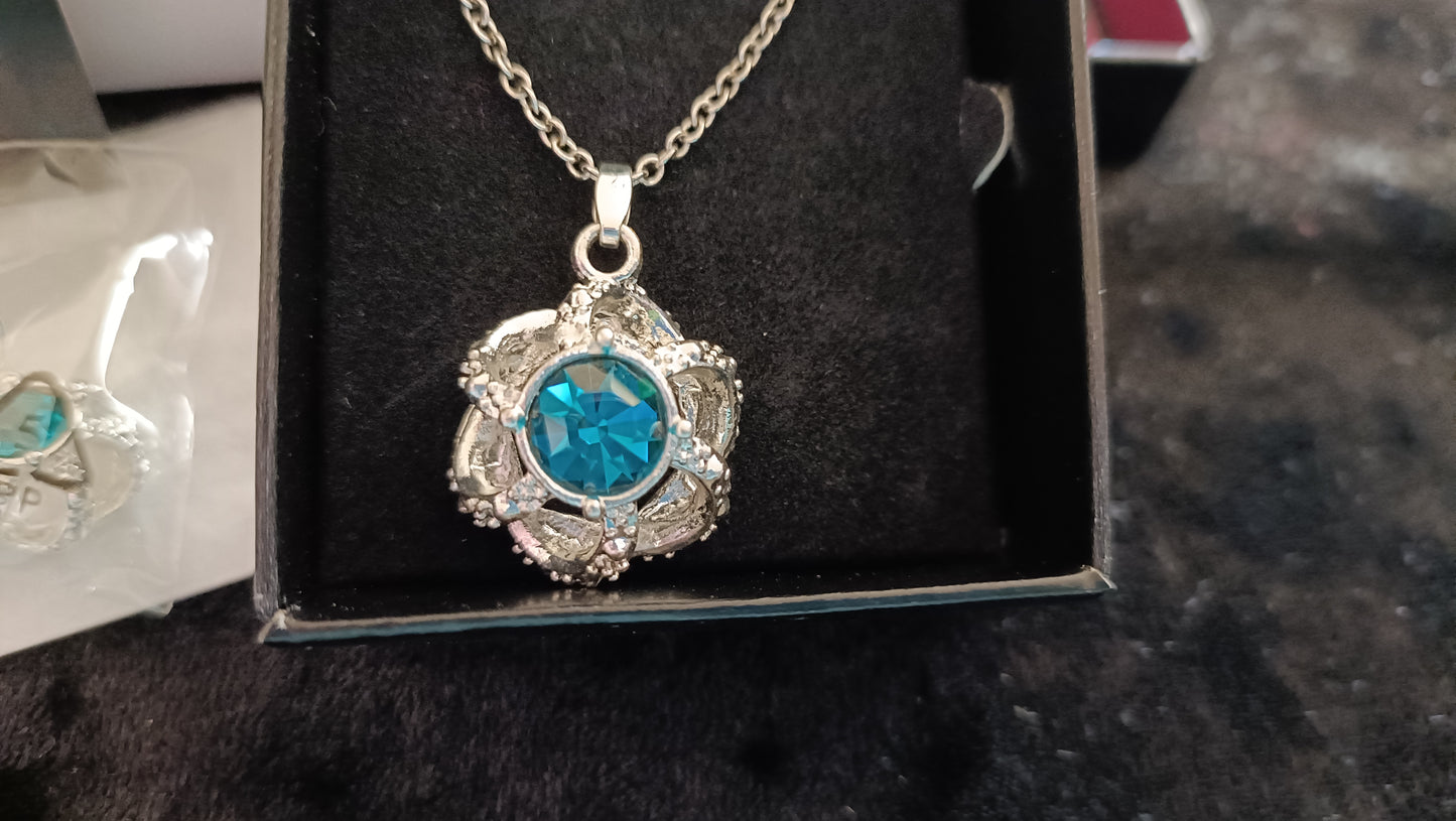 Avon Elisha Jewellery Giftset