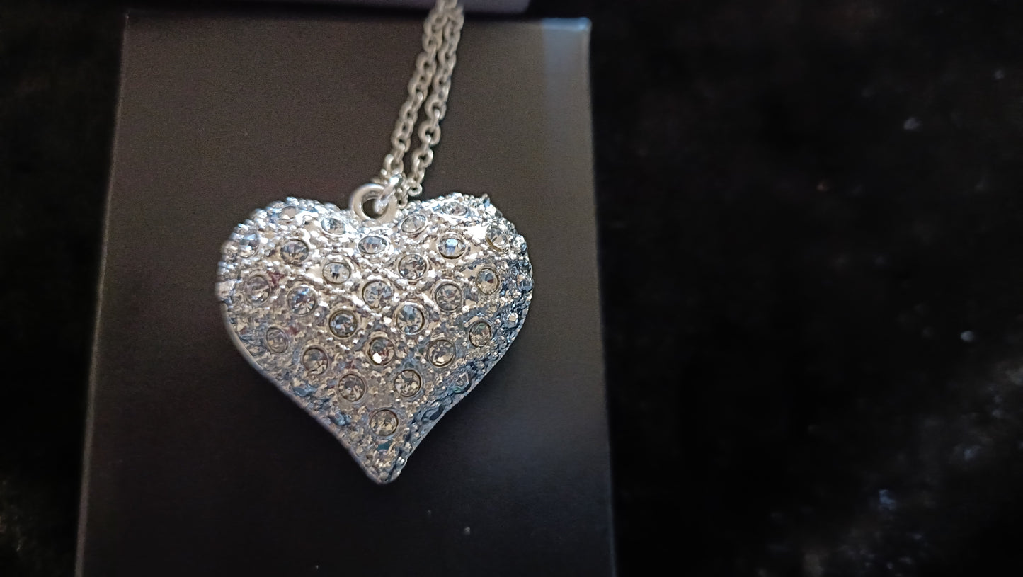 Avon Gabriel Necklace