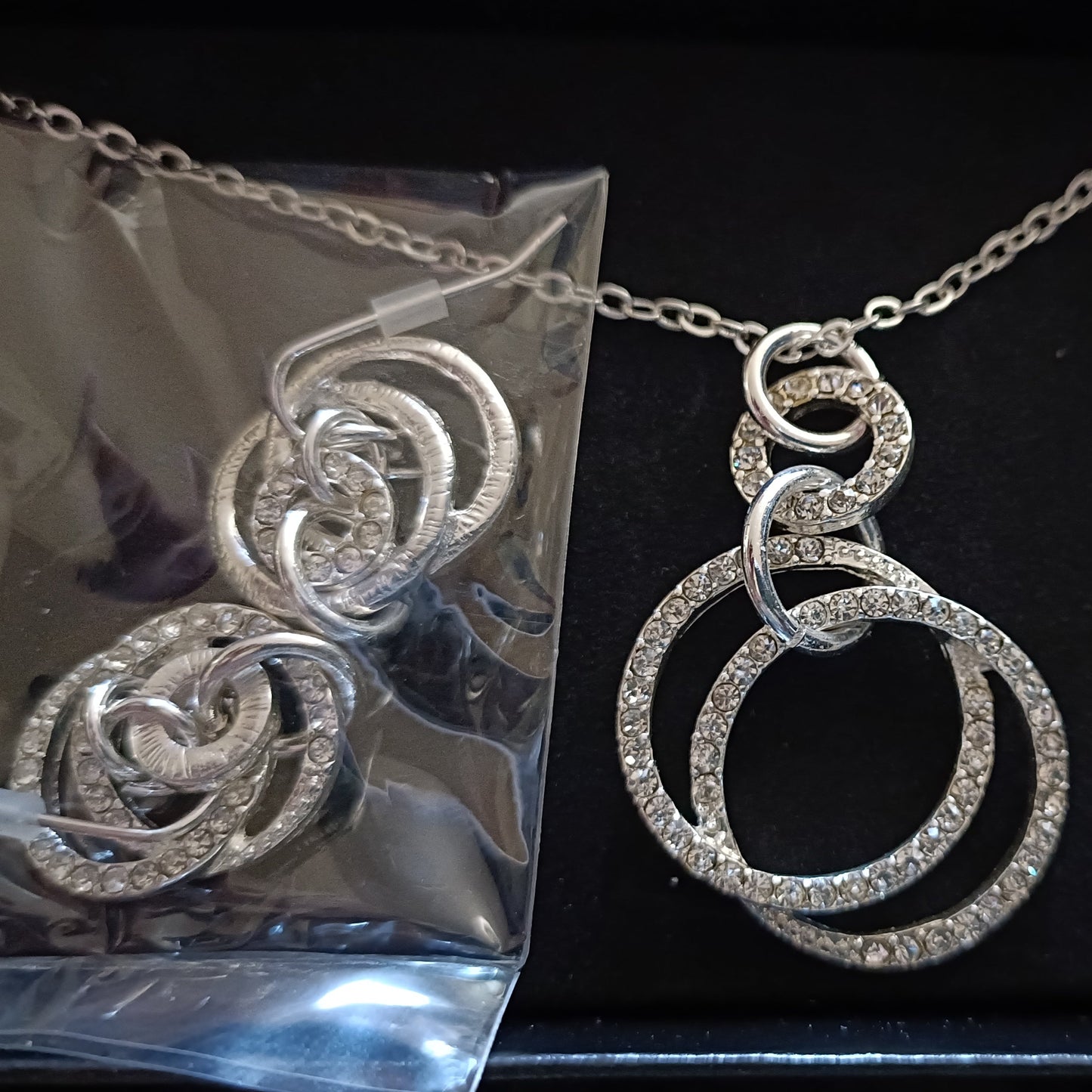 Avon Jeslyn Necklace and Earring Set