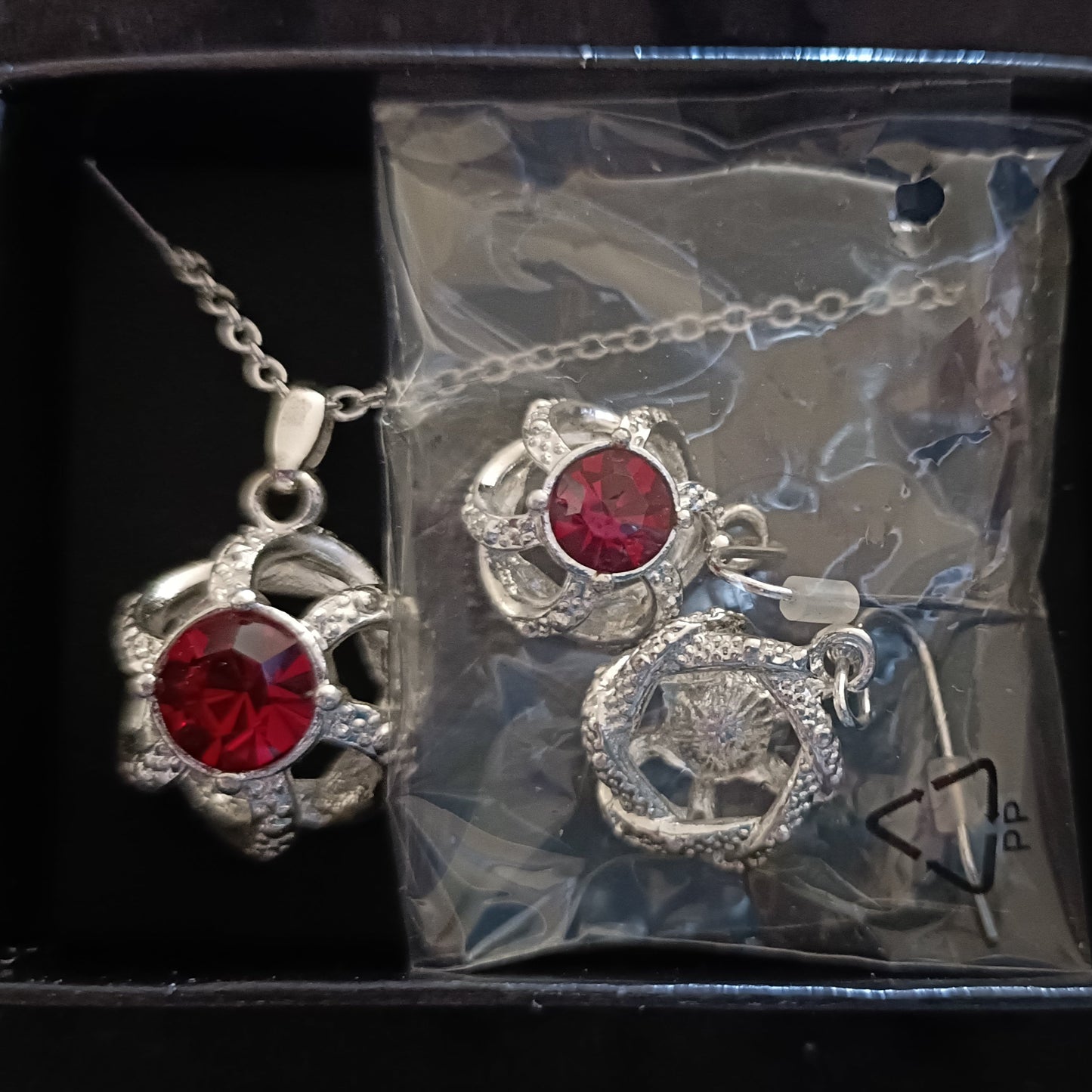 Avon Elisha Jewellery Giftset