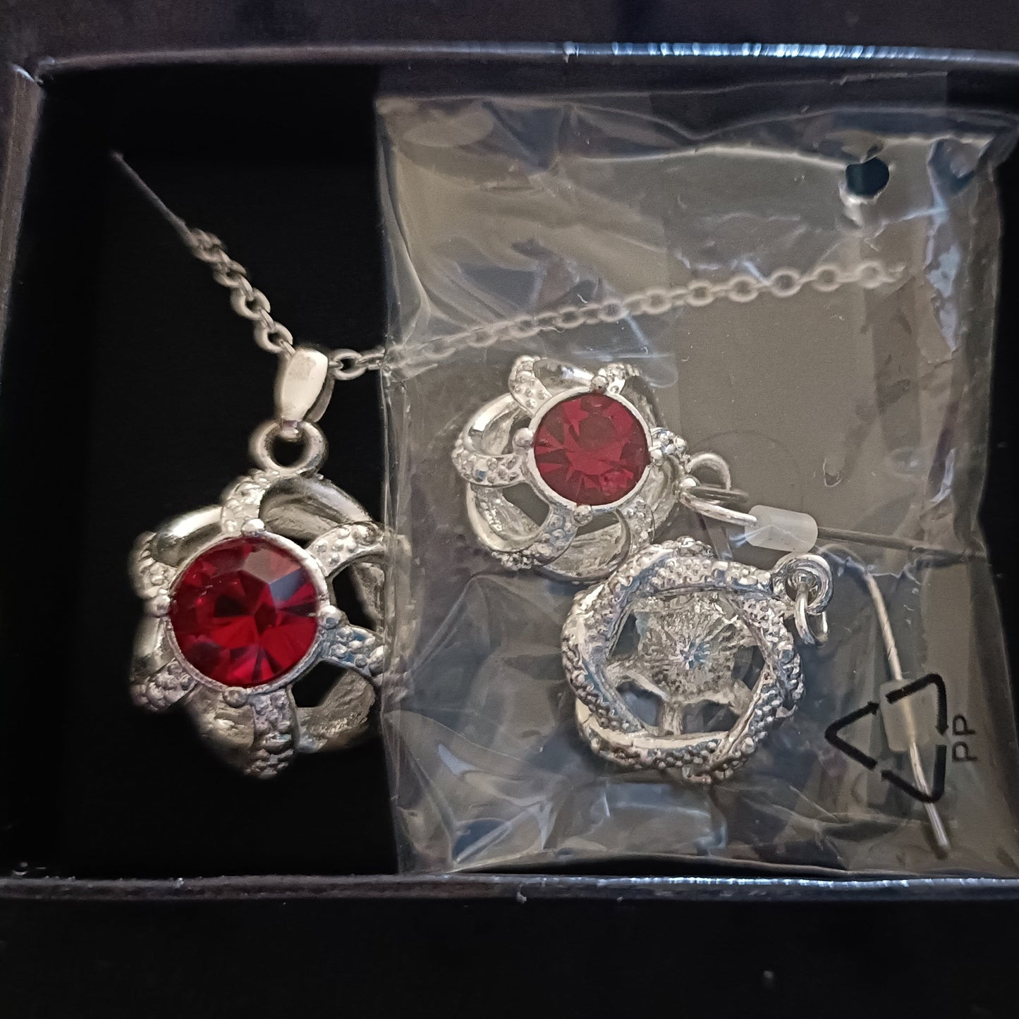 Avon Elisha Jewellery Giftset