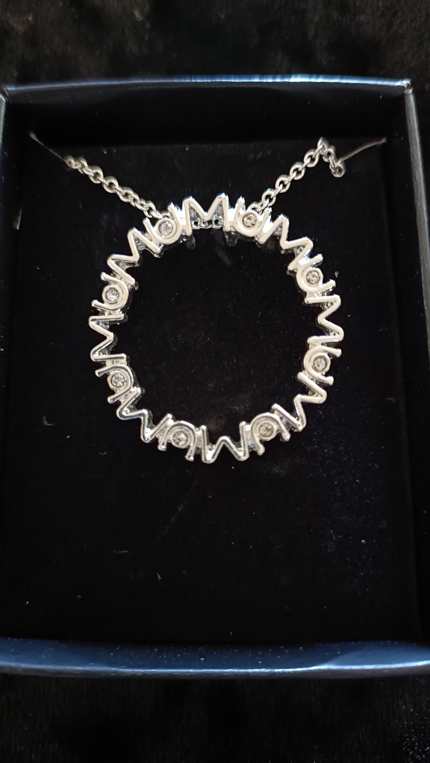 Avon Mum Sparkle Necklace
