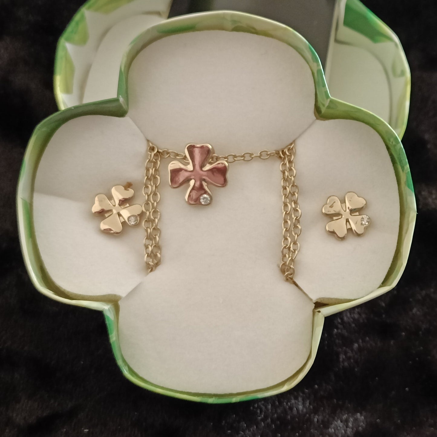 Avon Lucky Four Leaf Clover Necklace and Earrings Set