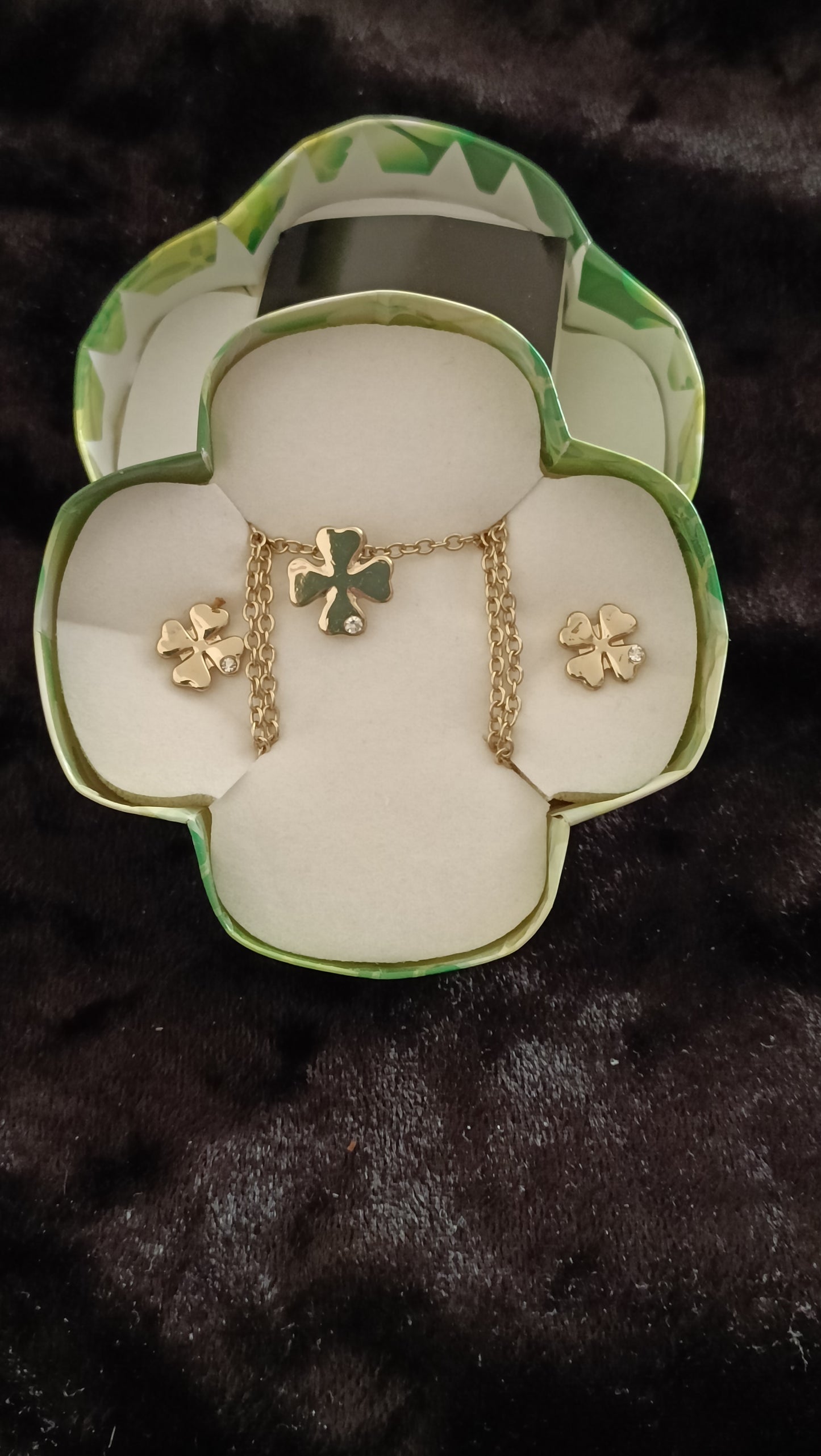 Avon Lucky Four Leaf Clover Necklace and Earrings Set
