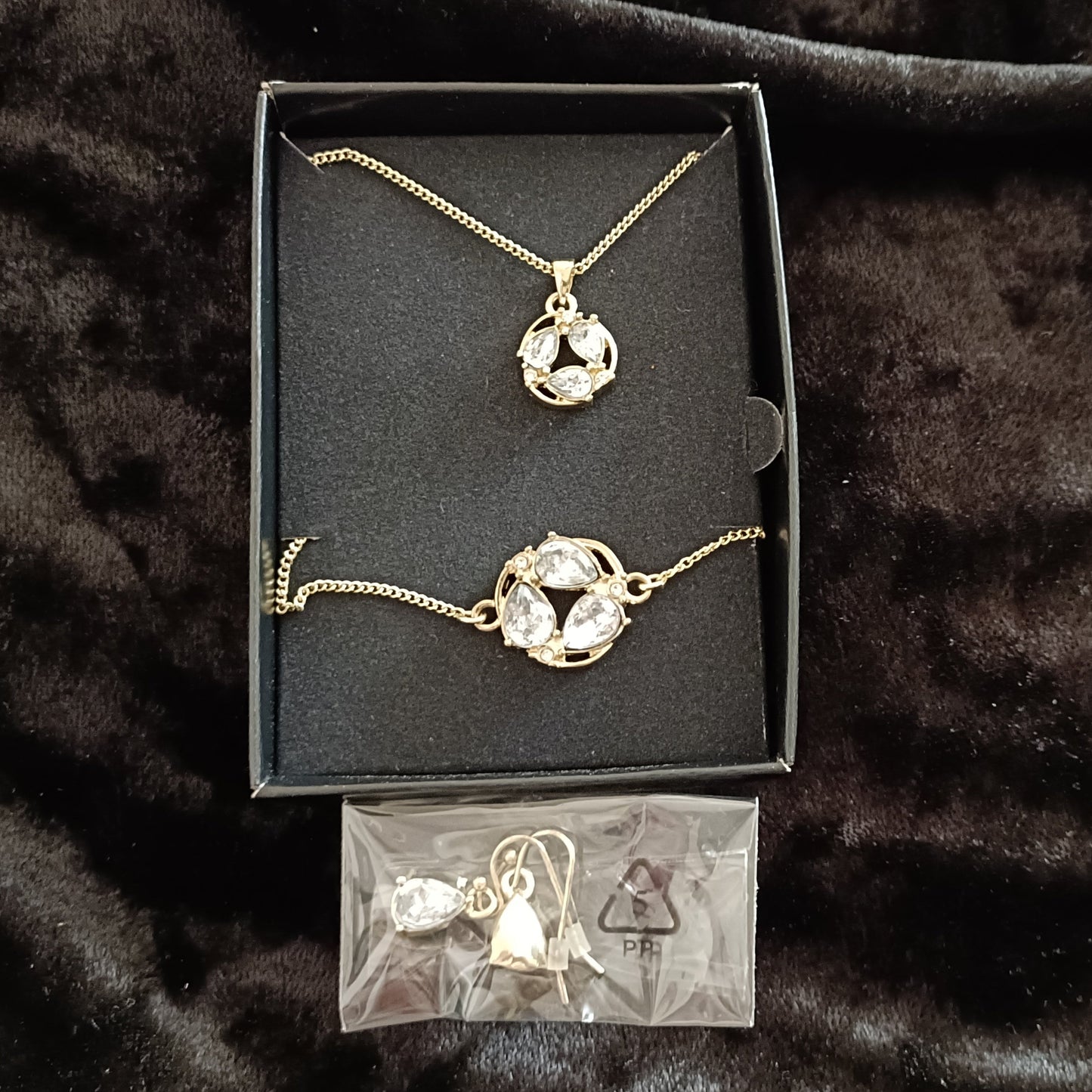 Avon Shimmer Embrace Shine 3 Piece Giftset
