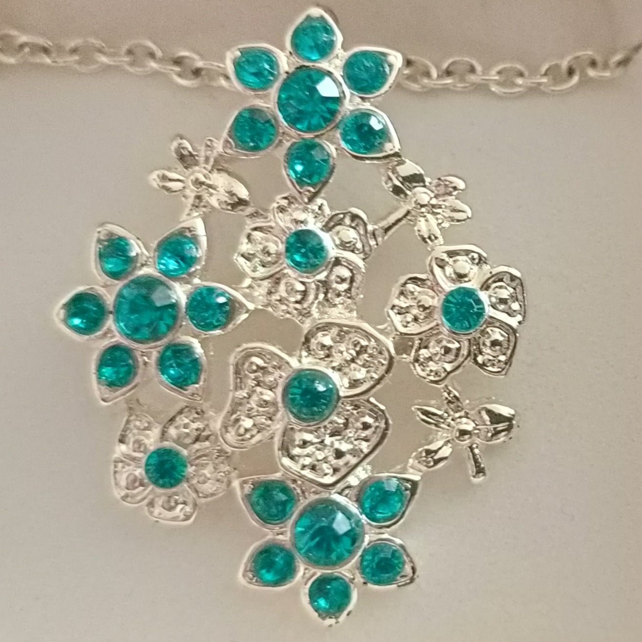 Avon Xena Necklace