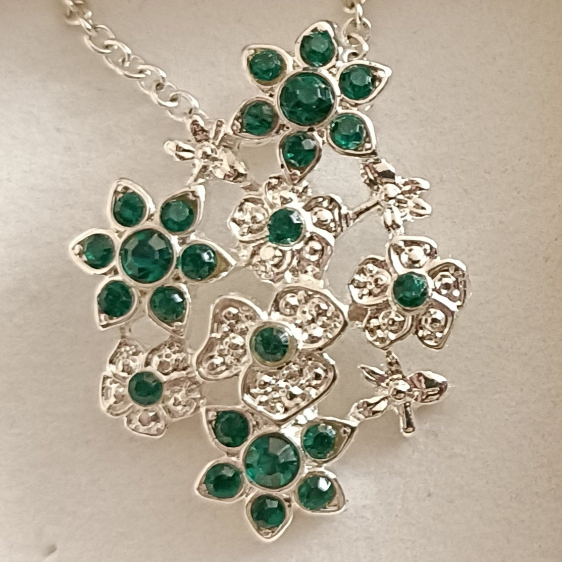 Avon Xena Necklace