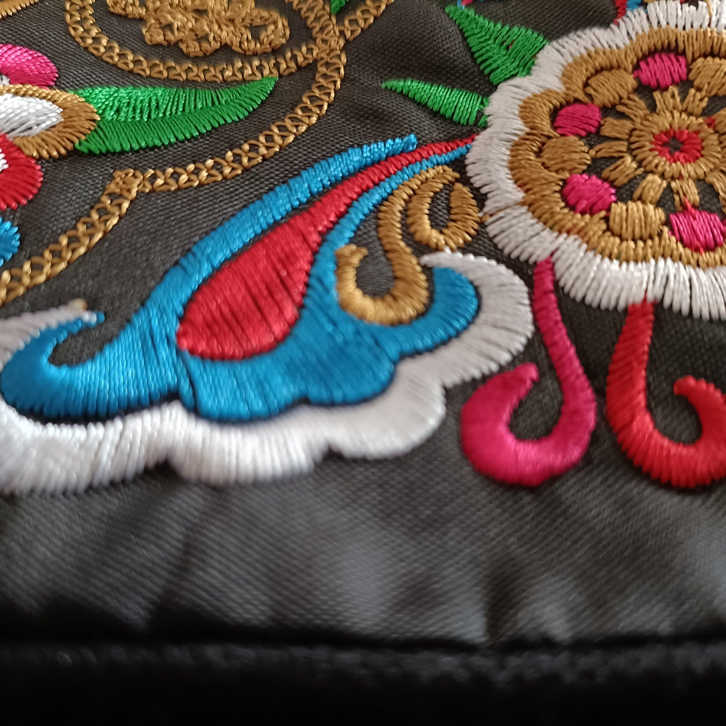 Floral Embroidered Handbag
