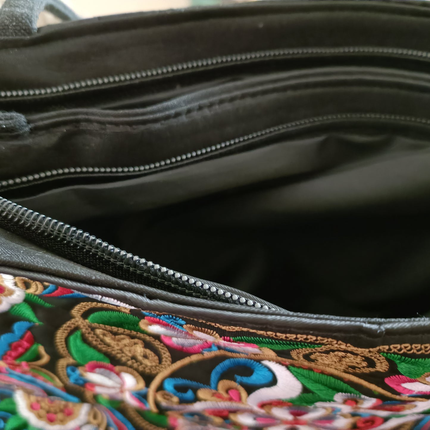 Floral Embroidered Handbag