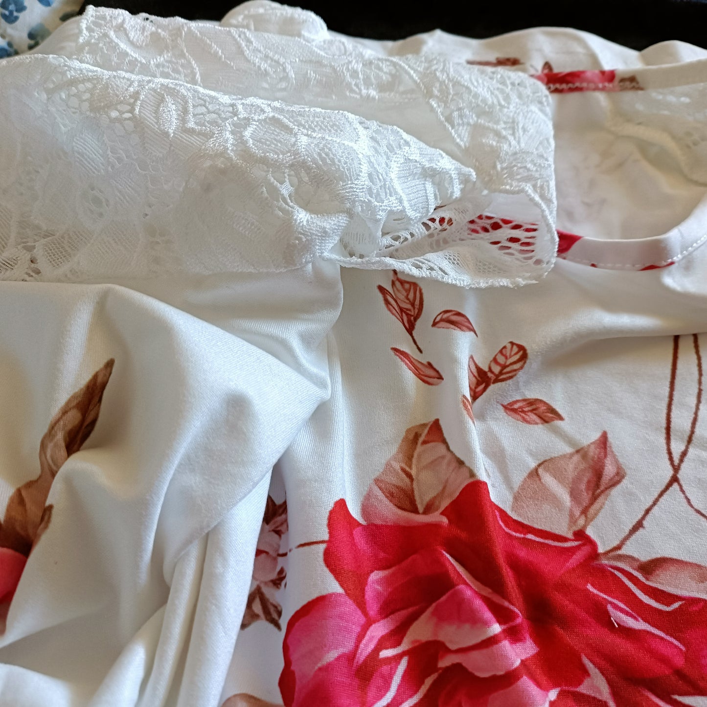 White Lace Raglan Sleeve Top with Red Flower Print
