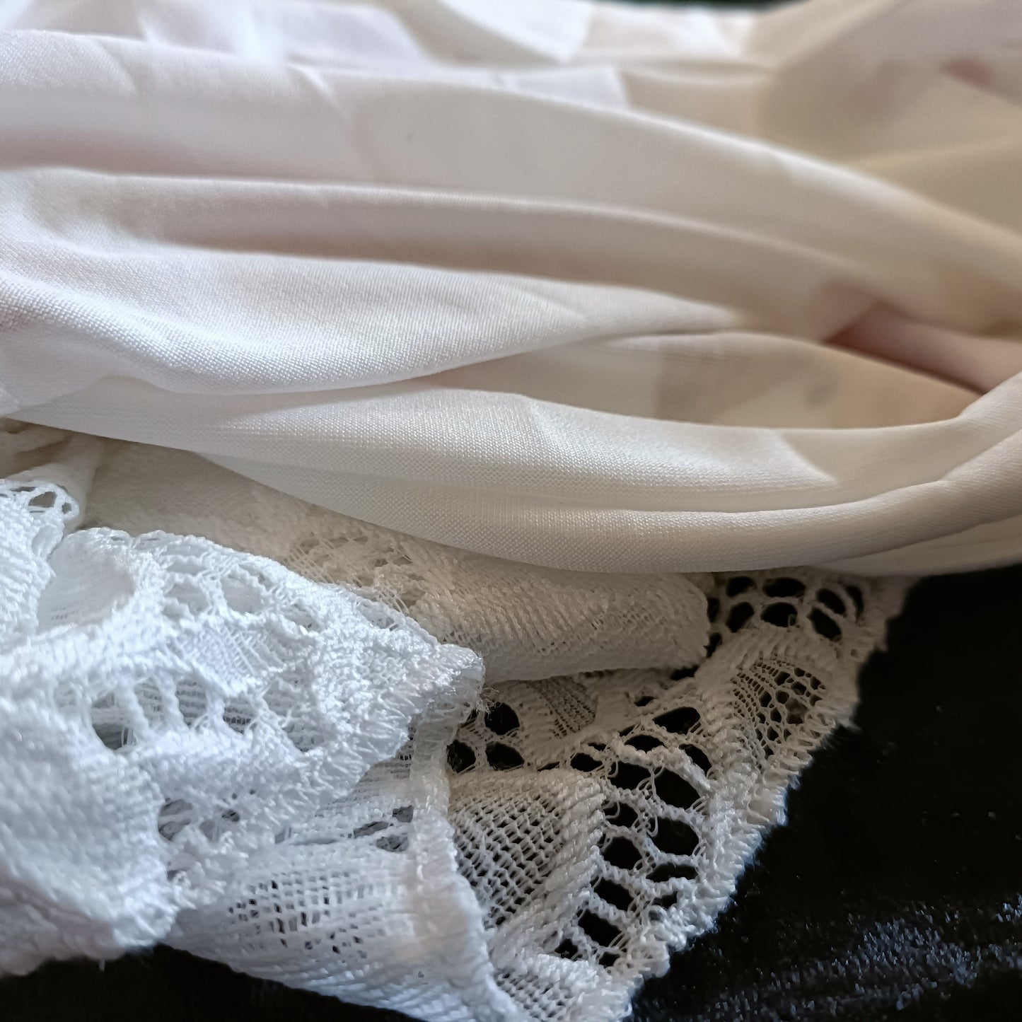White Lace Raglan Sleeve Top with Red Flower Print