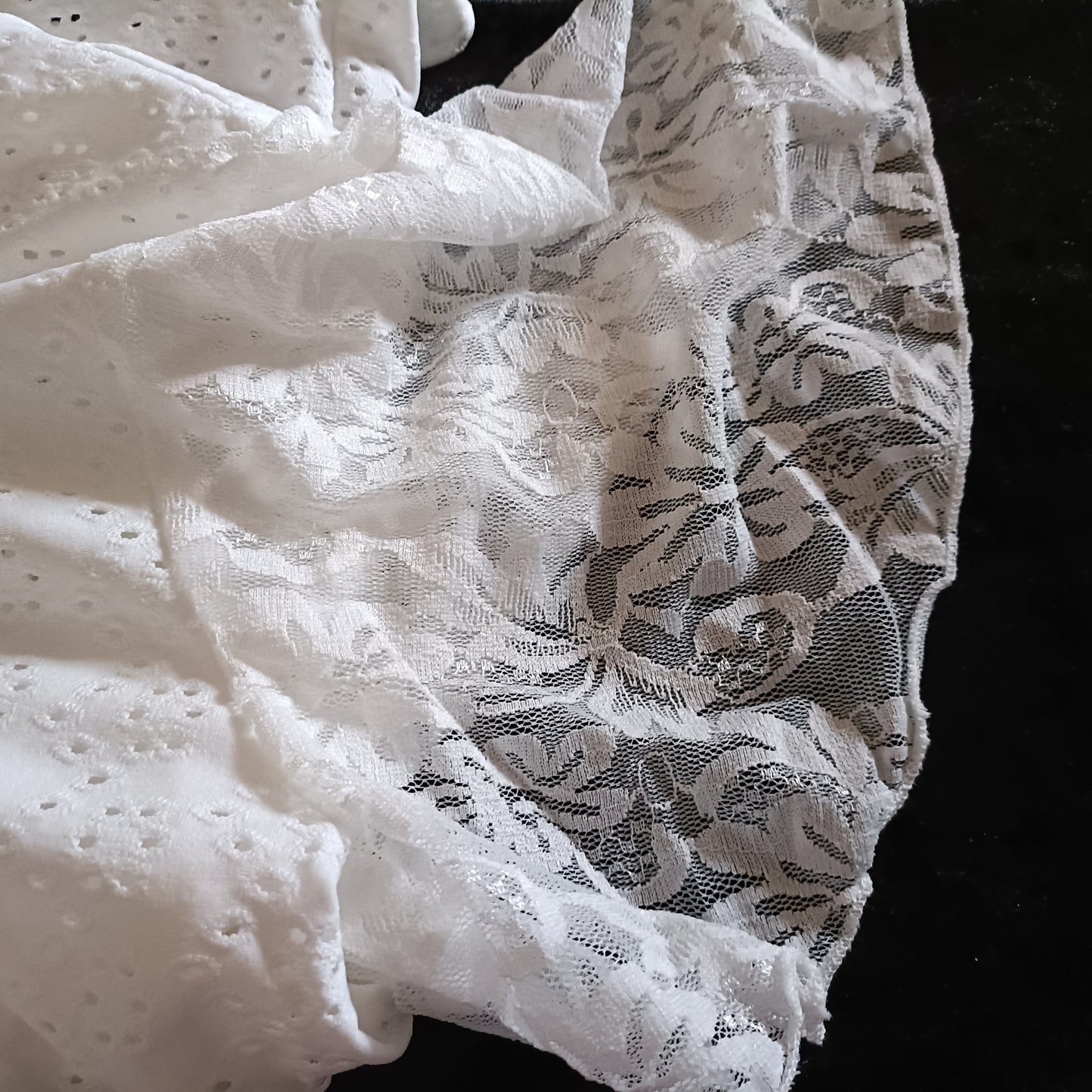 Short Sleeve Eyelet Embroidery T Shirt with Lace Sleeves