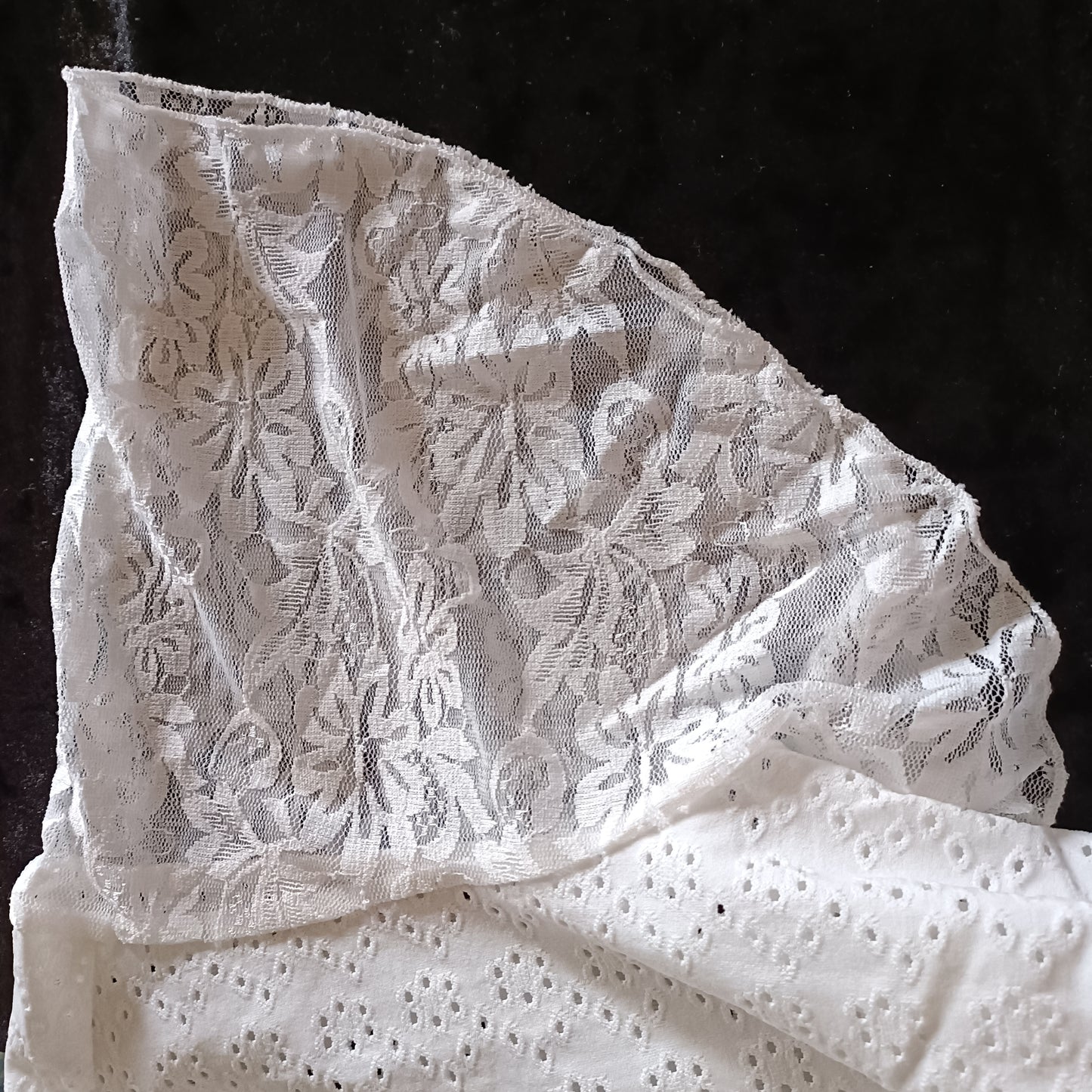 Short Sleeve Eyelet Embroidery T Shirt with Lace Sleeves