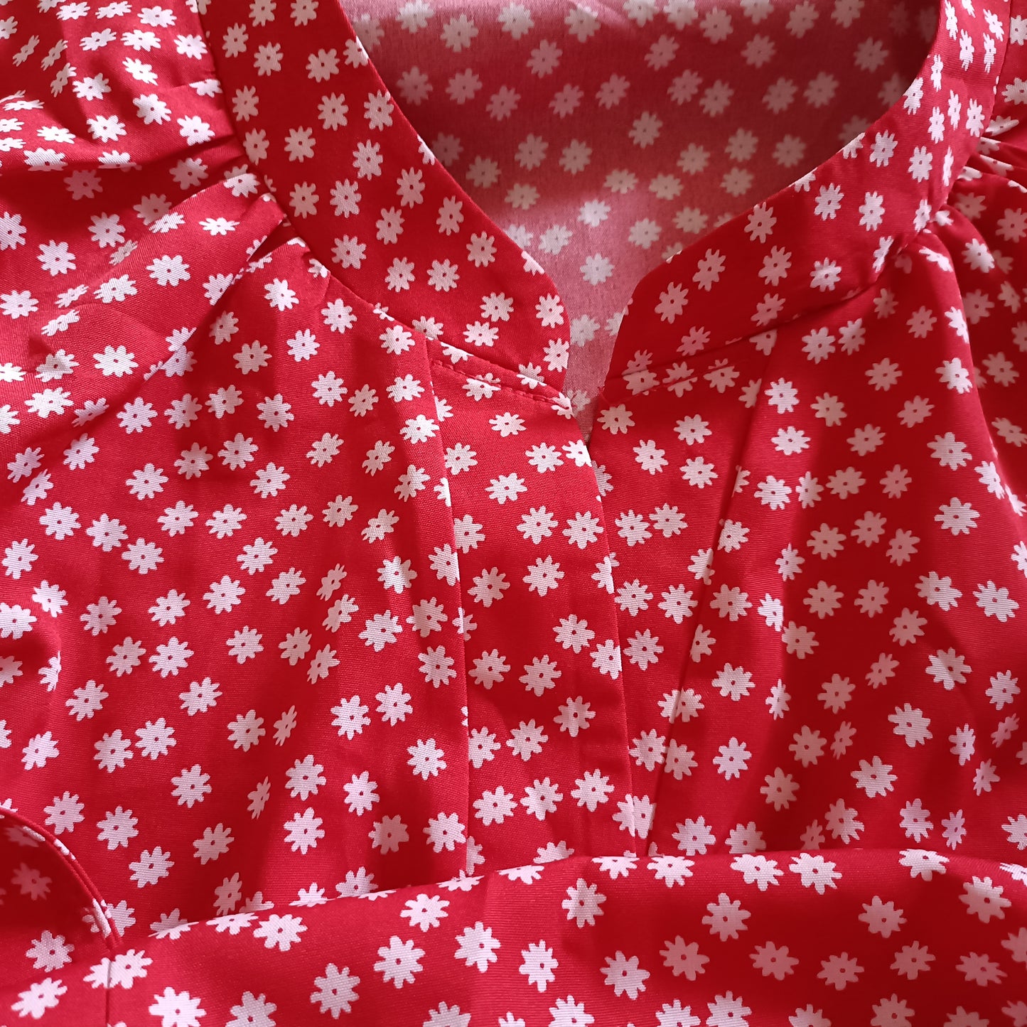 Red Collarless Shirt/Blouse with Daisy Print