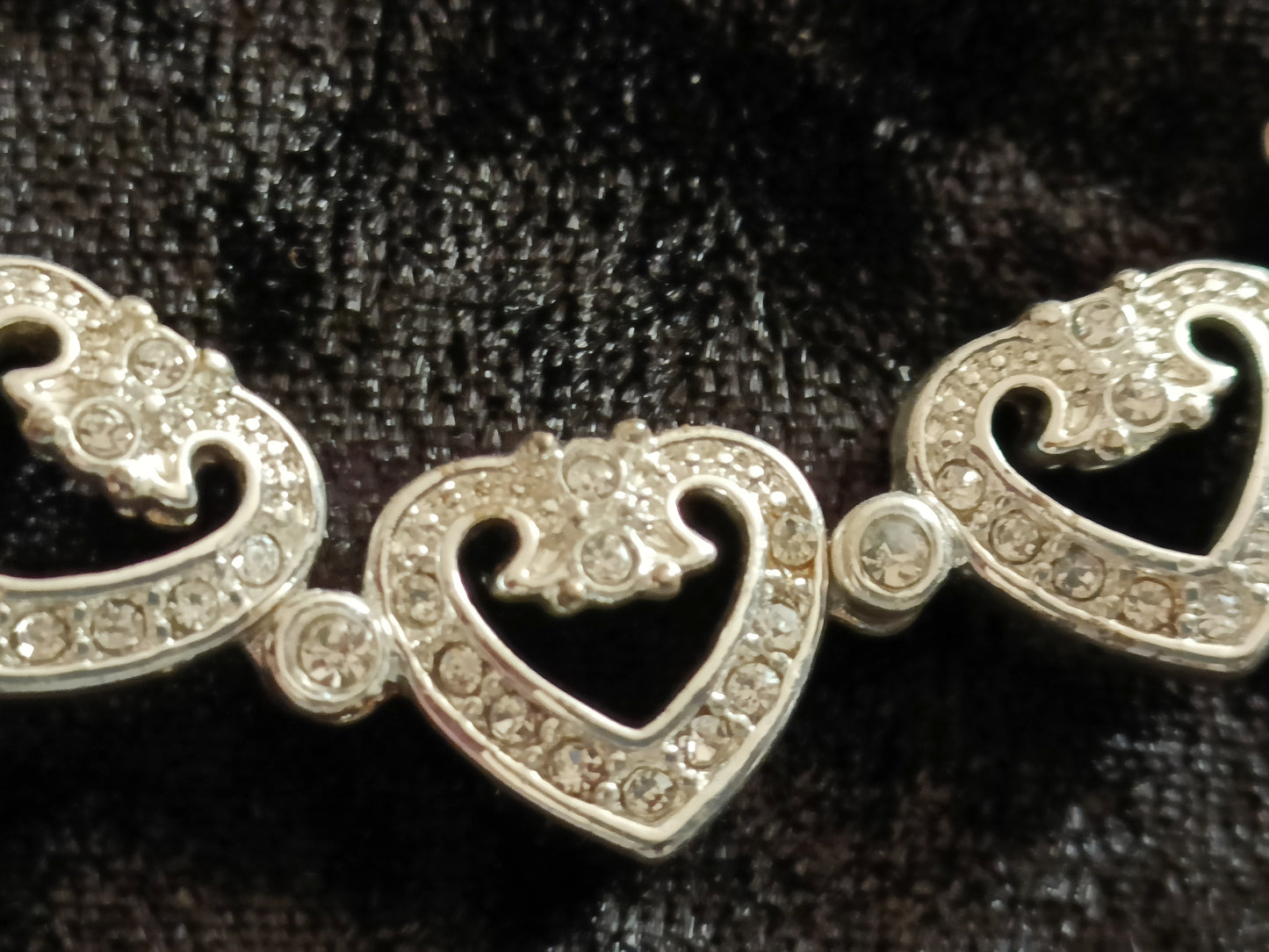 Avon Magnetic Heart Pendant