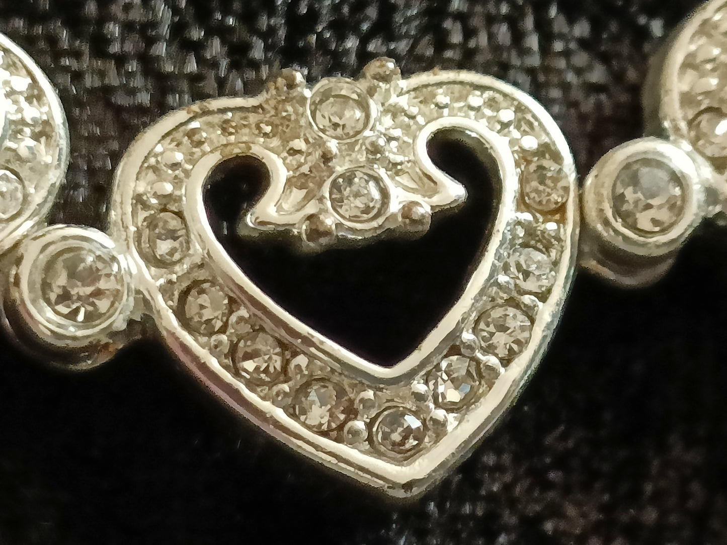 Avon Magnetic Heart Pendant