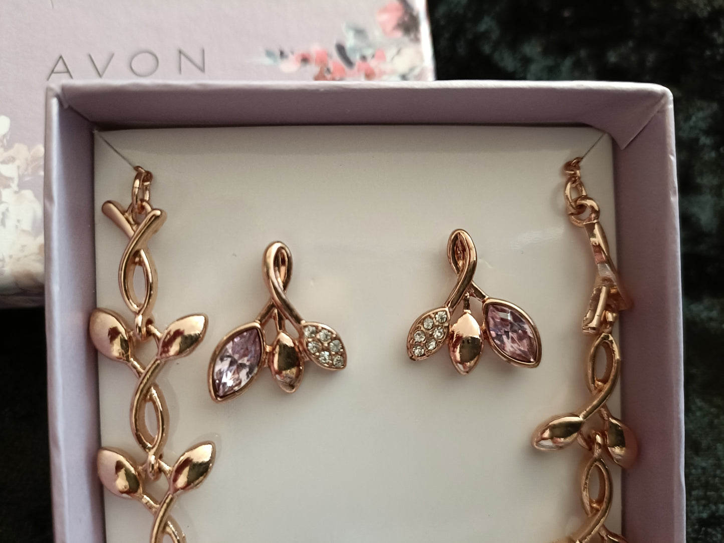 Avon Gold Coloured Leaf Necklace and Earring Set