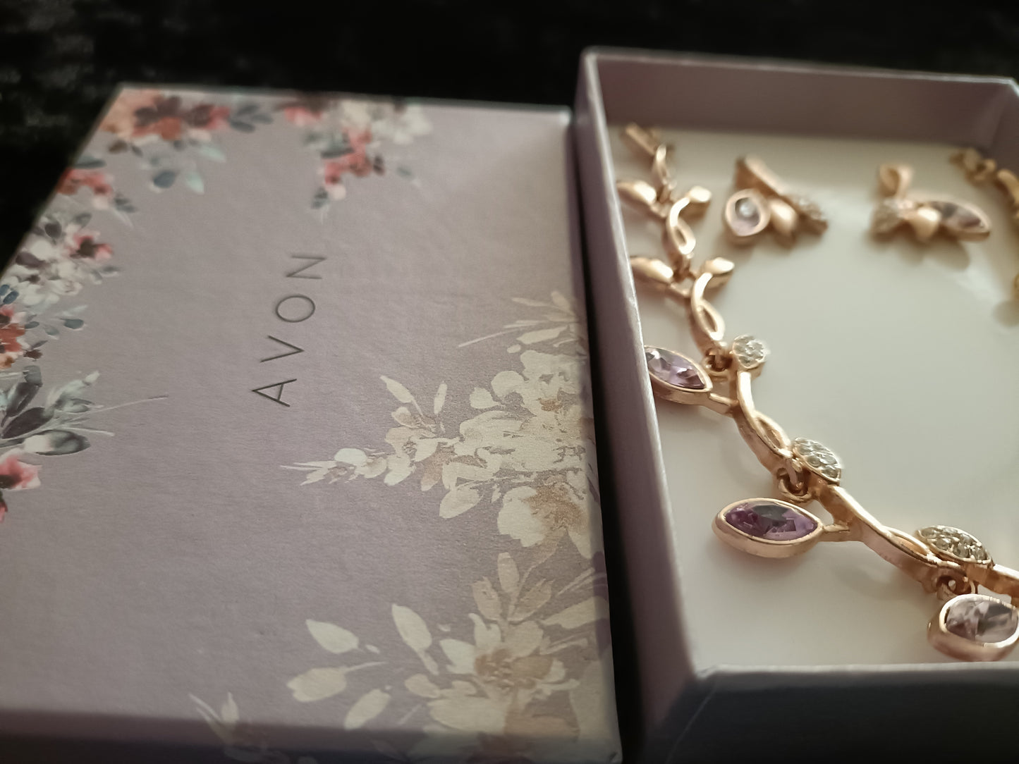 Avon Gold Coloured Leaf Necklace and Earring Set