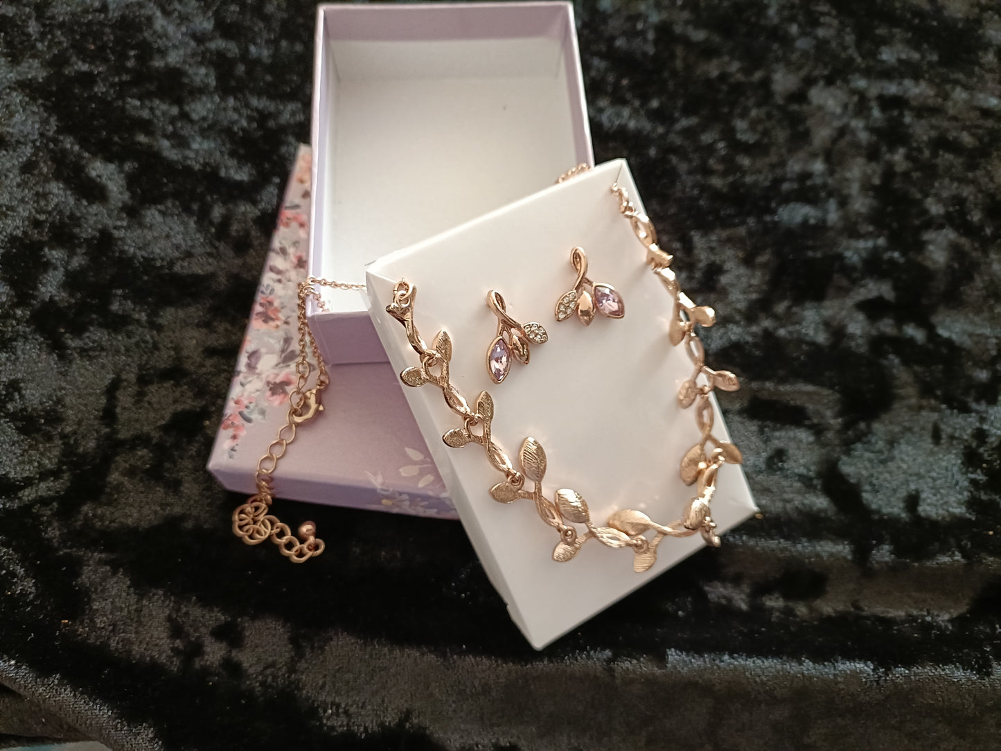 Avon Gold Coloured Leaf Necklace and Earring Set