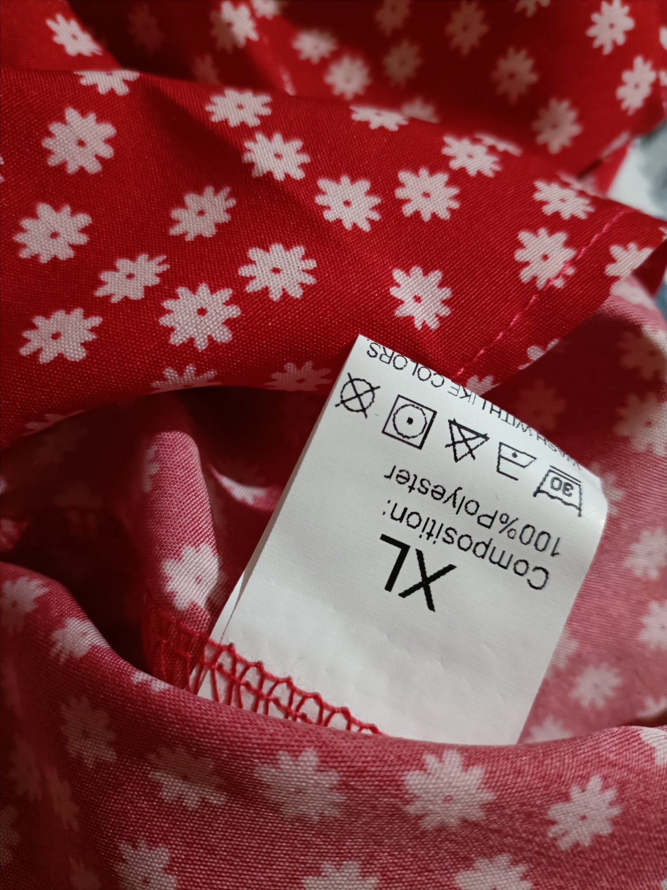 Red Collarless Shirt/Blouse with Daisy Print
