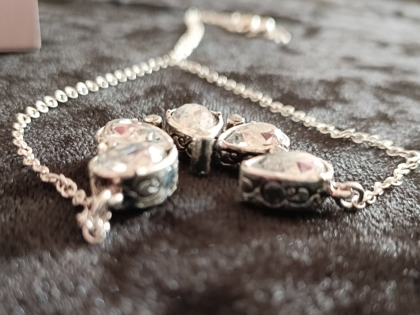 Hilary Magnetic Flower Necklace