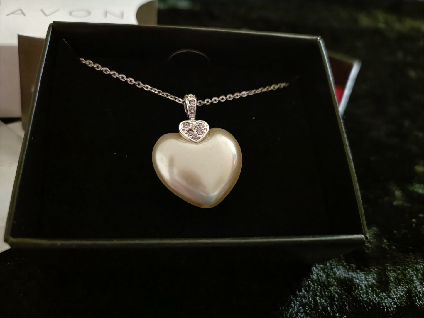 Avon Gwyneth Heart Pearlesque Giftset