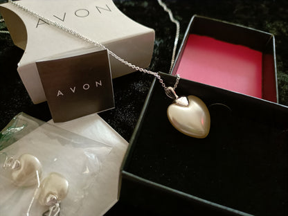 Avon Gwyneth Heart Pearlesque Giftset