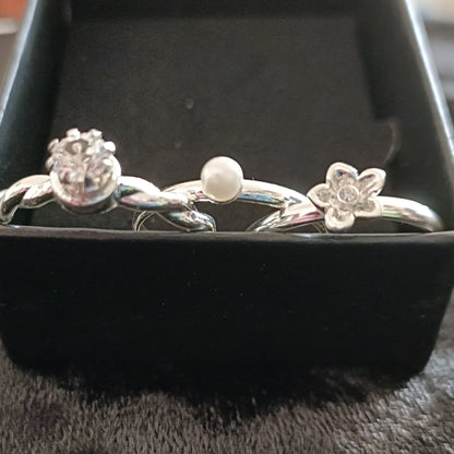 Avon Ring by Ring Flower Ring Set