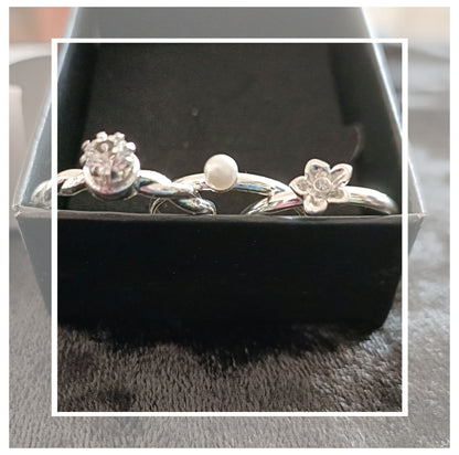 Avon Ring by Ring Flower Ring Set