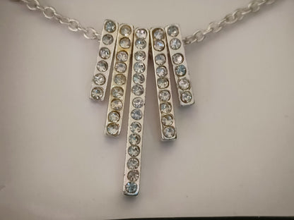 Avon Josanie Necklace and Earring Giftset