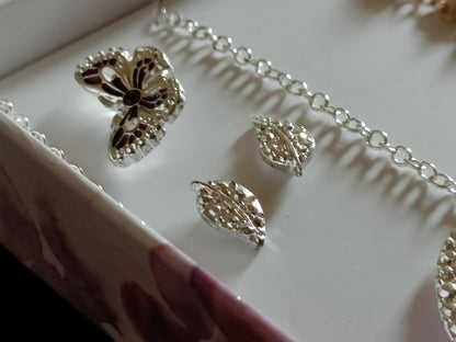 Avon 5 Piece Necklace and Earring Giftset