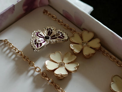 Avon 5 Piece Necklace and Earring Giftset