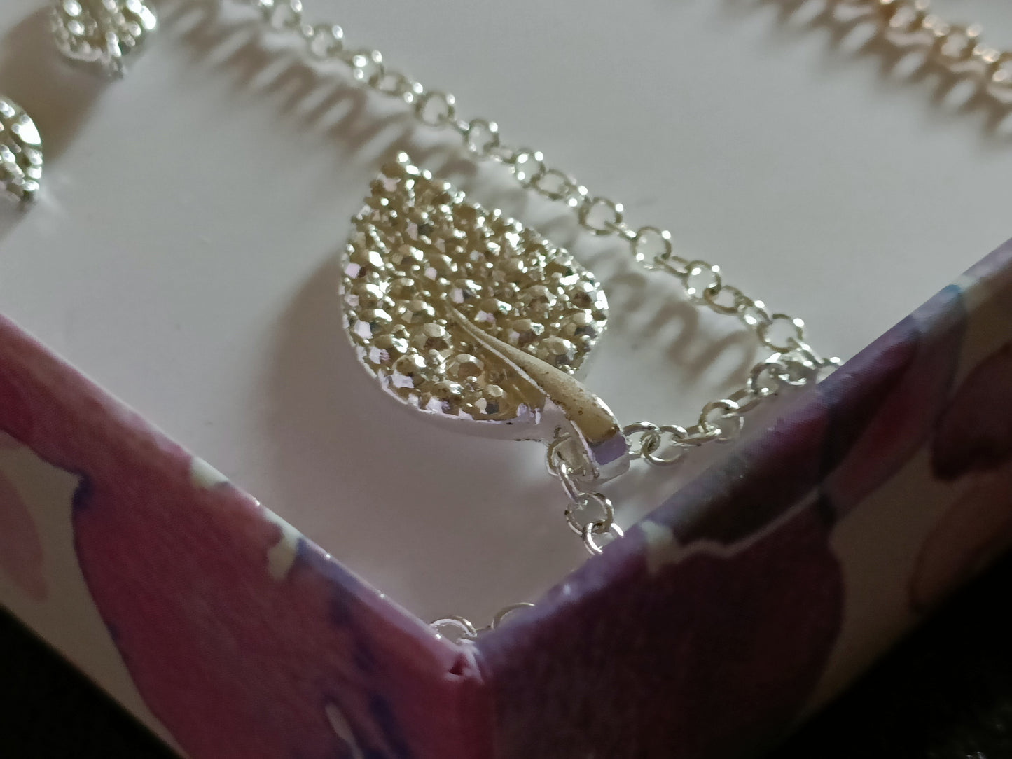 Avon 5 Piece Necklace and Earring Giftset