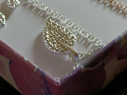 Avon 5 Piece Necklace and Earring Giftset