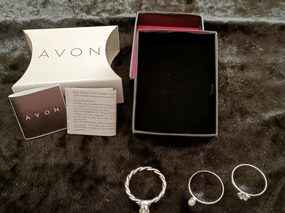 Avon Ring by Ring Flower Ring Set