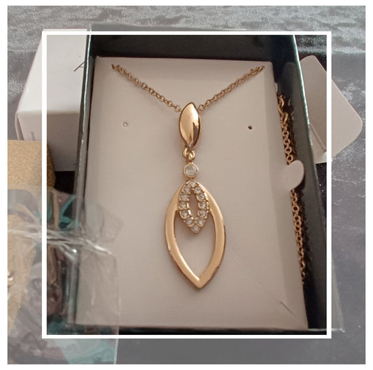 Avon Callie 2 Piece Jewellery Giftset