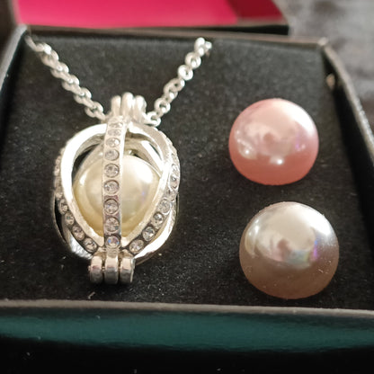 Avon Salerio Necklace