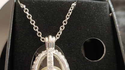 Avon Salerio Necklace