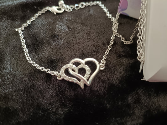 Avon Nettie Three Piece Double Heart Jewellery Set.