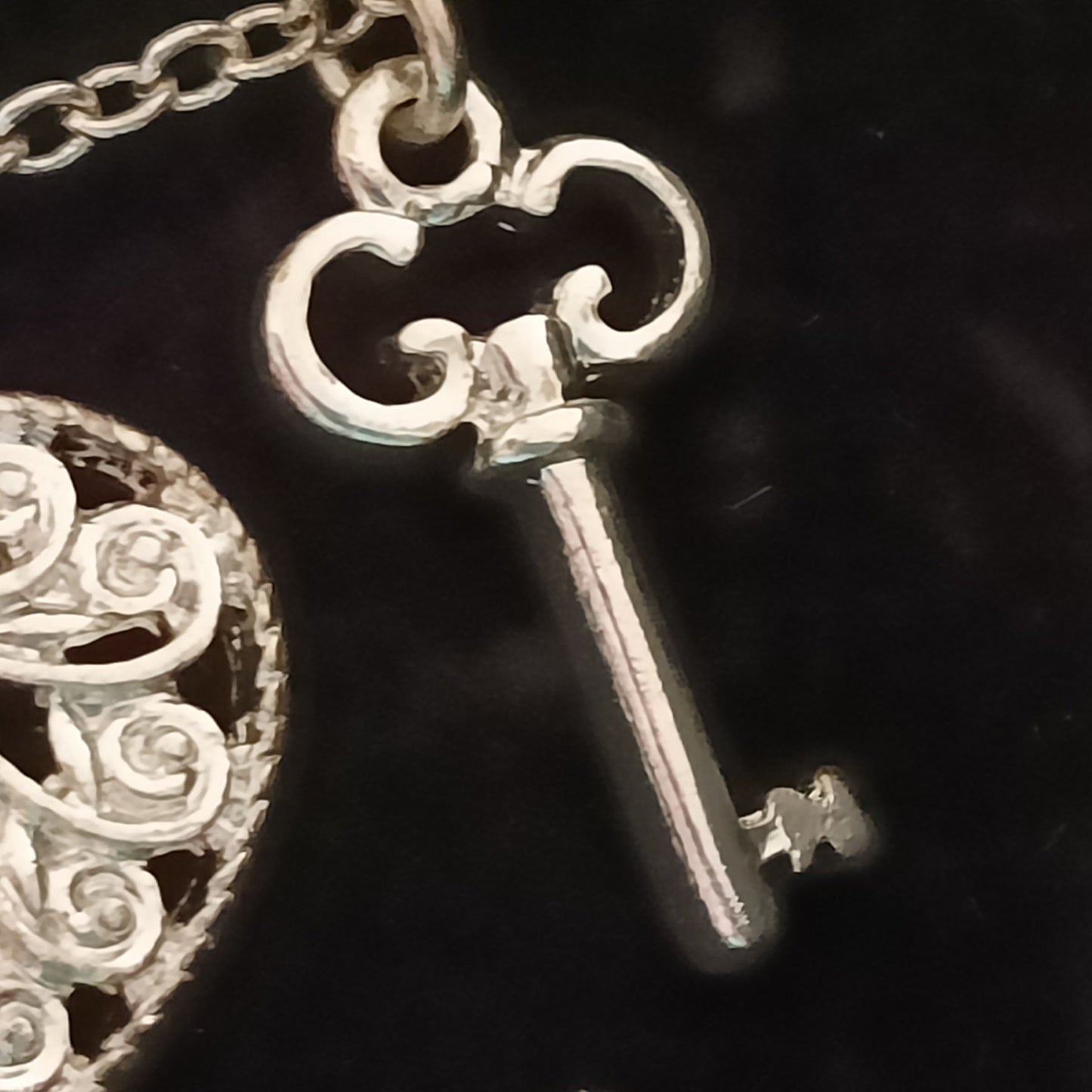 Avon Abrielle Necklace