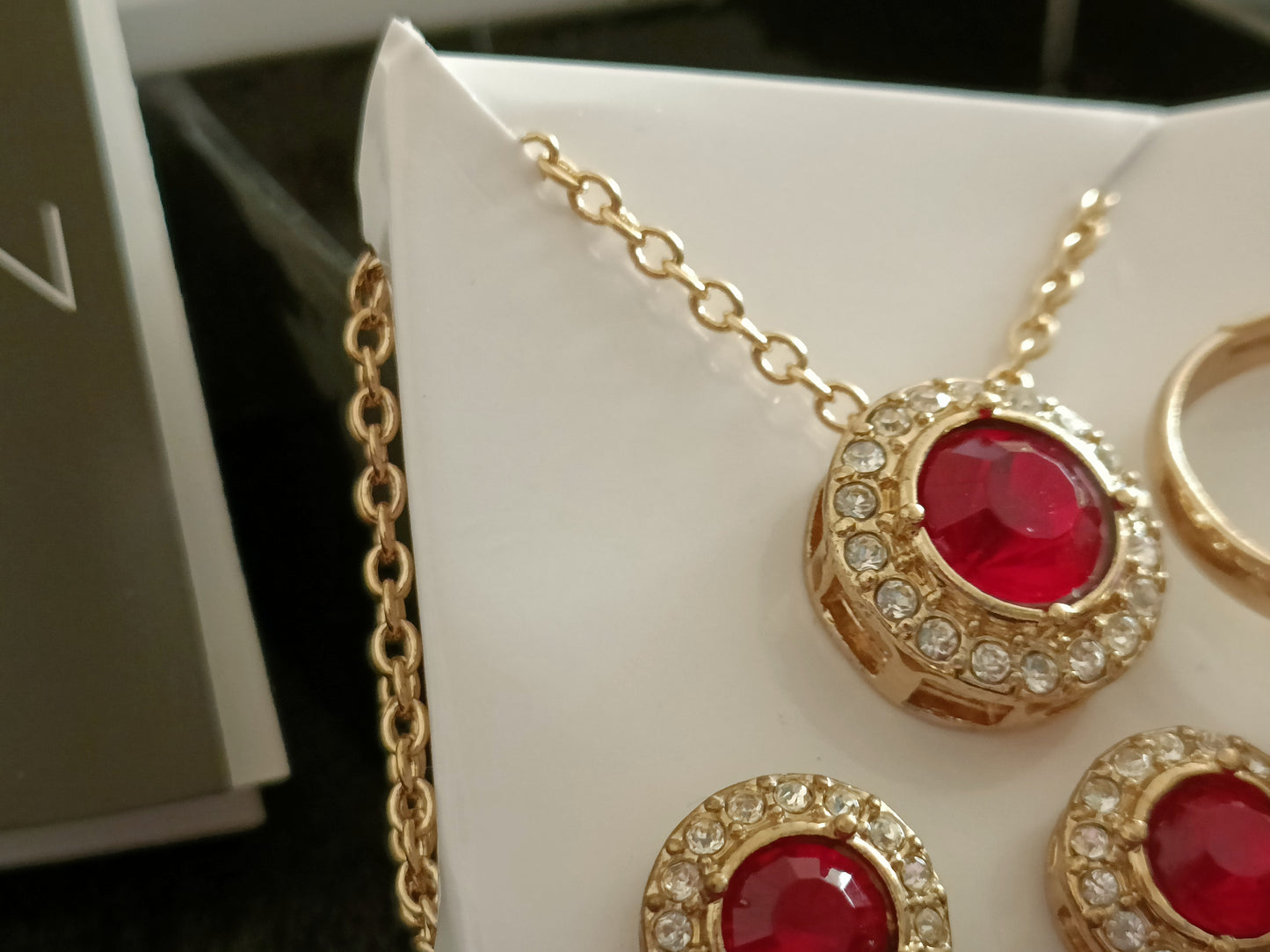 Avon Hilary Jewellery Giftset