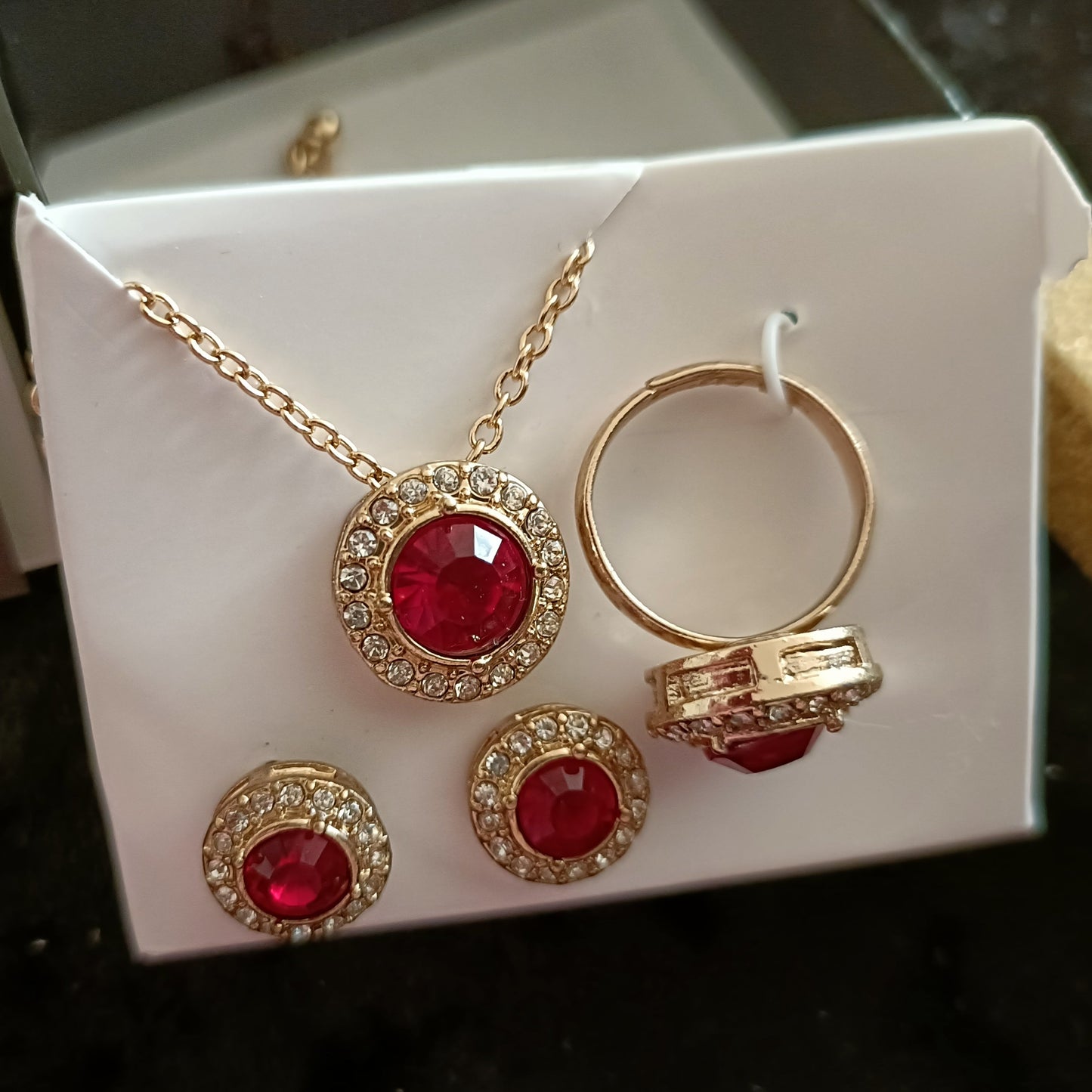 Avon Hilary Jewellery Giftset