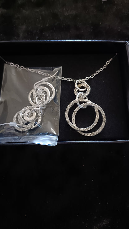 Avon Jeslyn Necklace and Earring Set