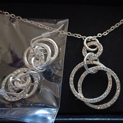 Avon Jeslyn Necklace and Earring Set