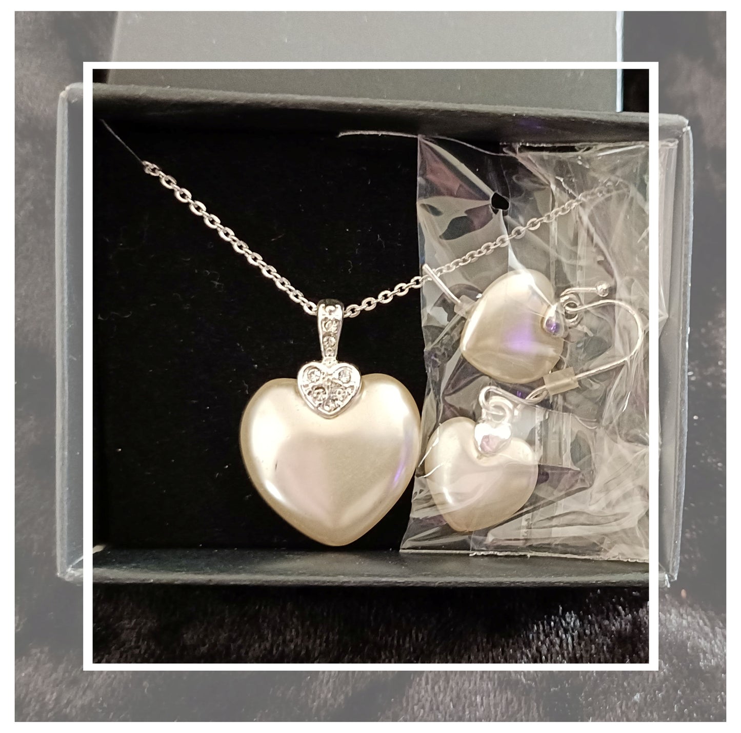 Avon Gwyneth Heart Pearlesque Giftset