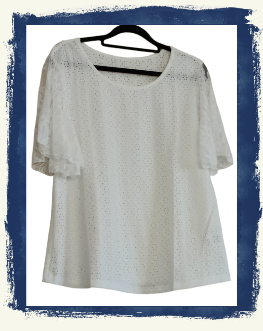 Short Sleeve Eyelet Embroidery T Shirt with Lace Sleeves