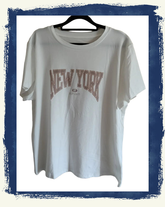 White Short Sleeve T Shirt with New York Print